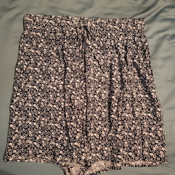 Westloop flowy shorts - Picture 2 of 4